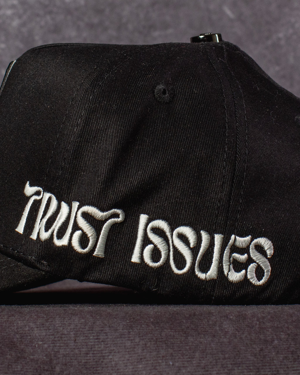DREAMER HATS TRUST NOBODY