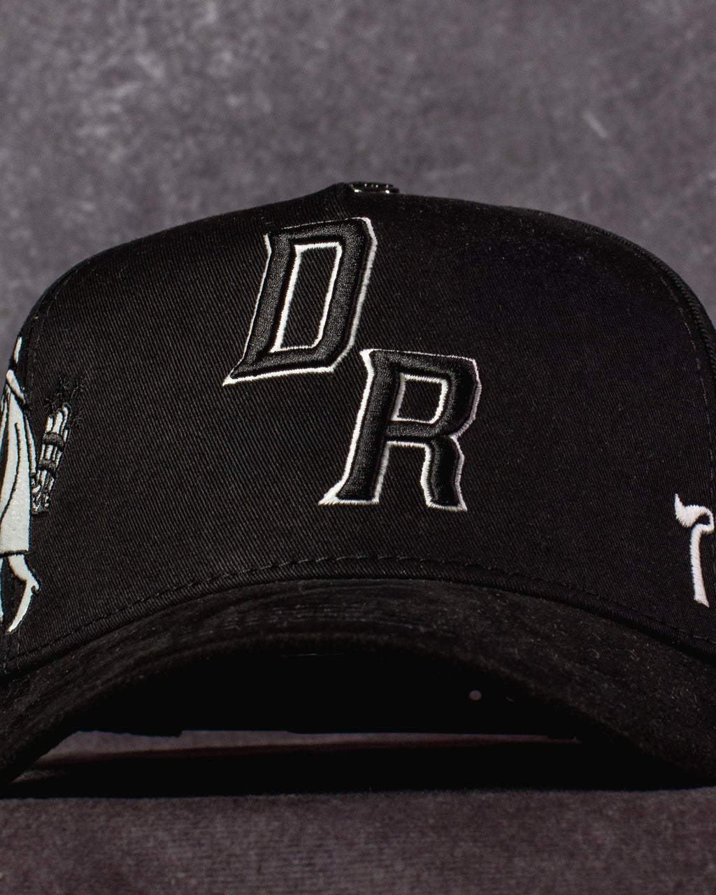 DREAMER HATS TRUST NOBODY