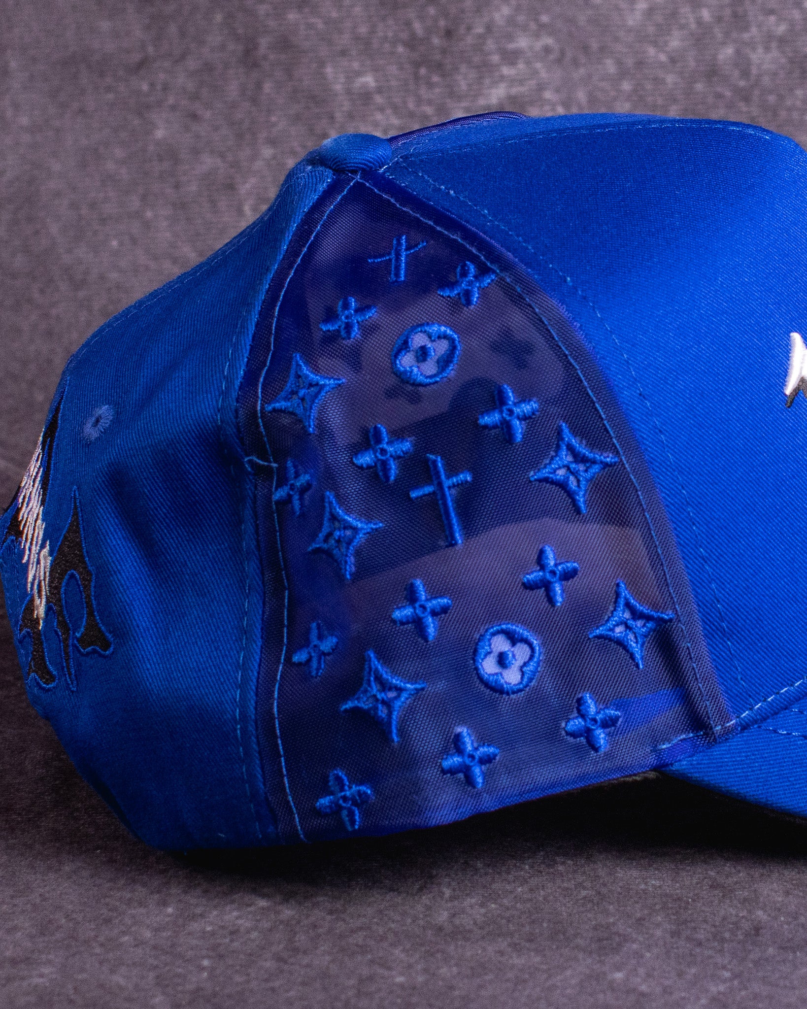 RUDE AWAKENINGS LALALA THORNS