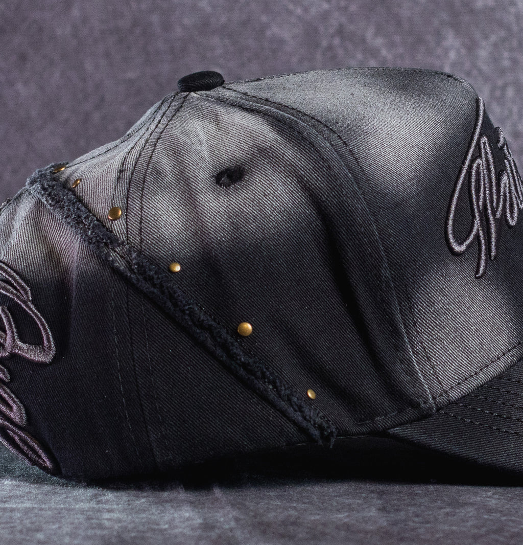31 Hats ‘ Fade to Black ‘