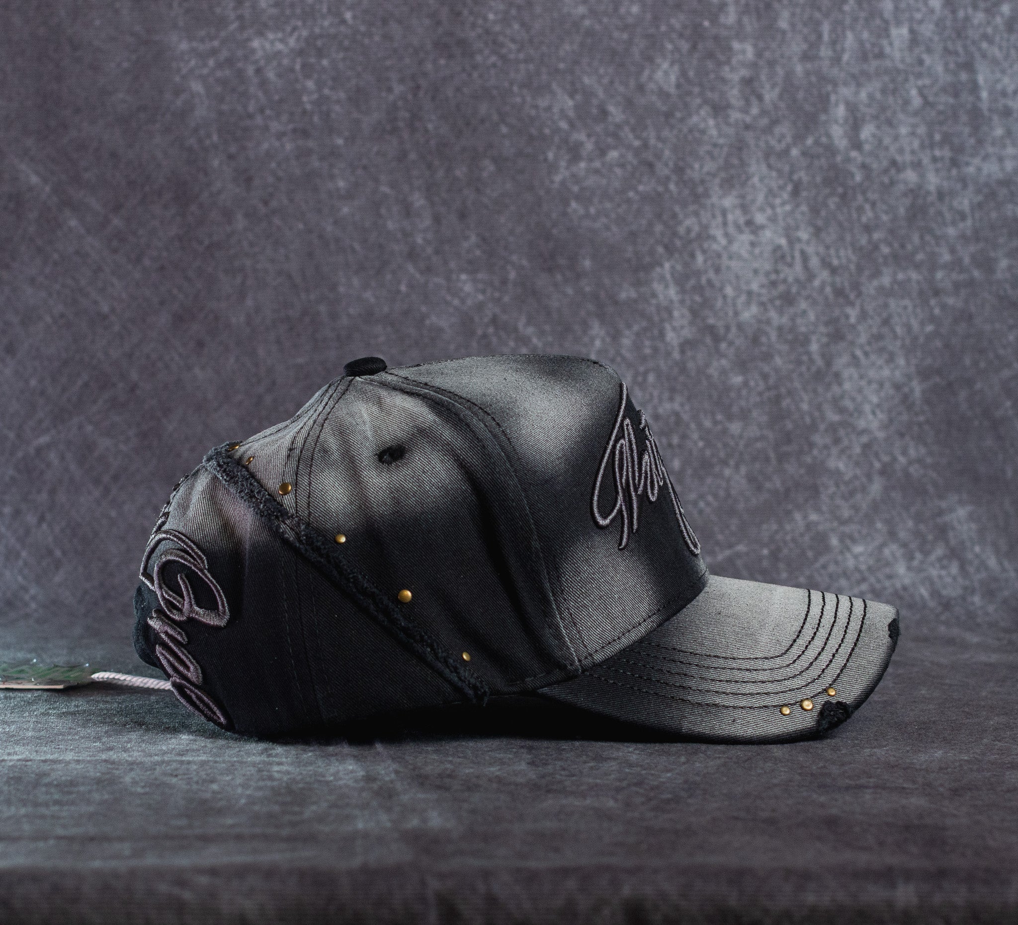 31 Hats ‘ Fade to Black ‘