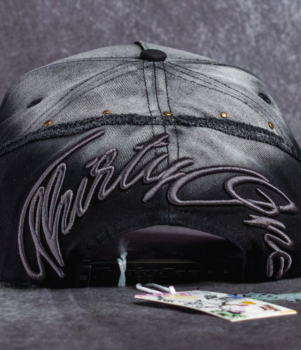 31 Hats ‘ Fade to Black ‘