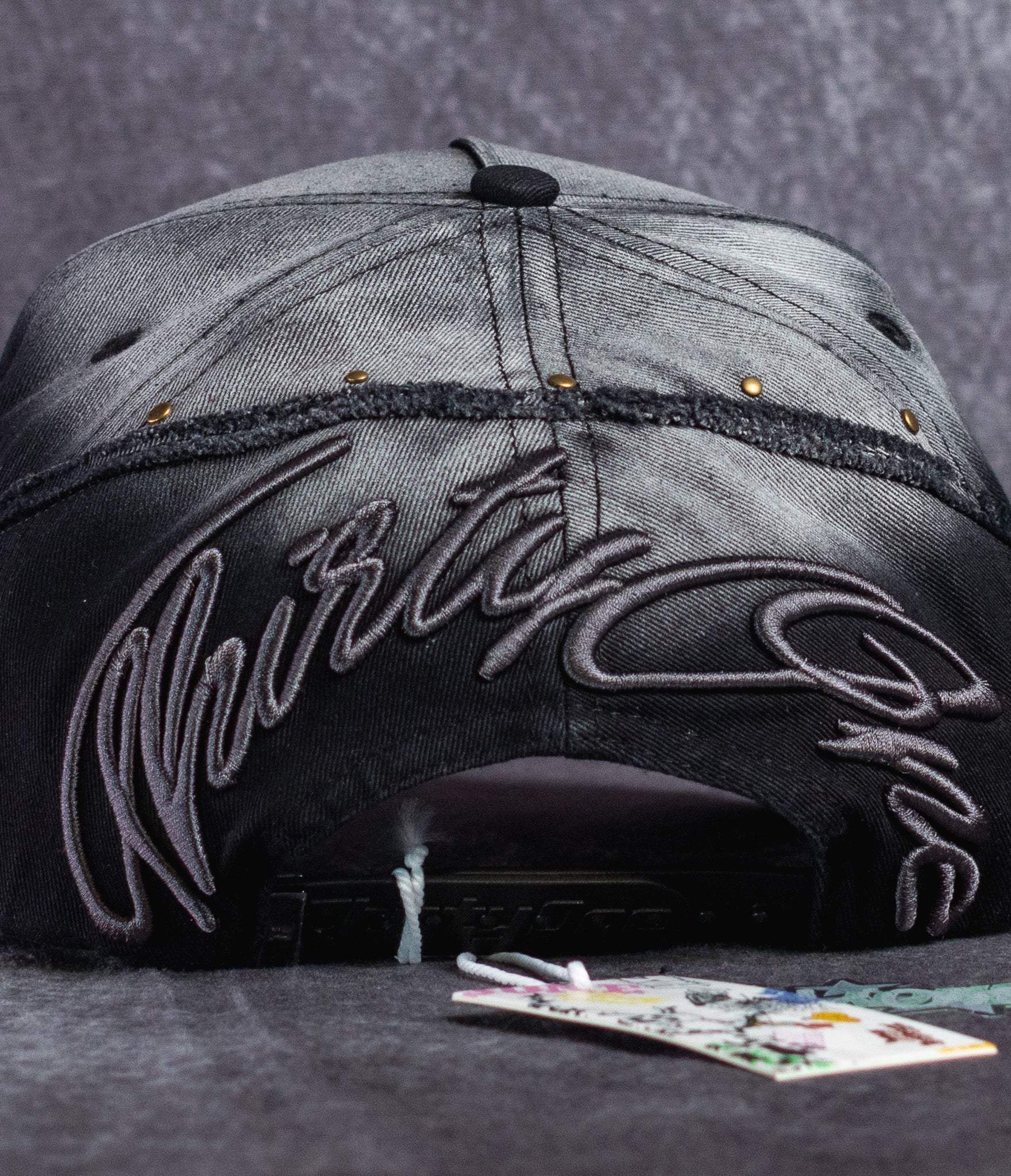 31 Hats ‘ Fade to Black ‘