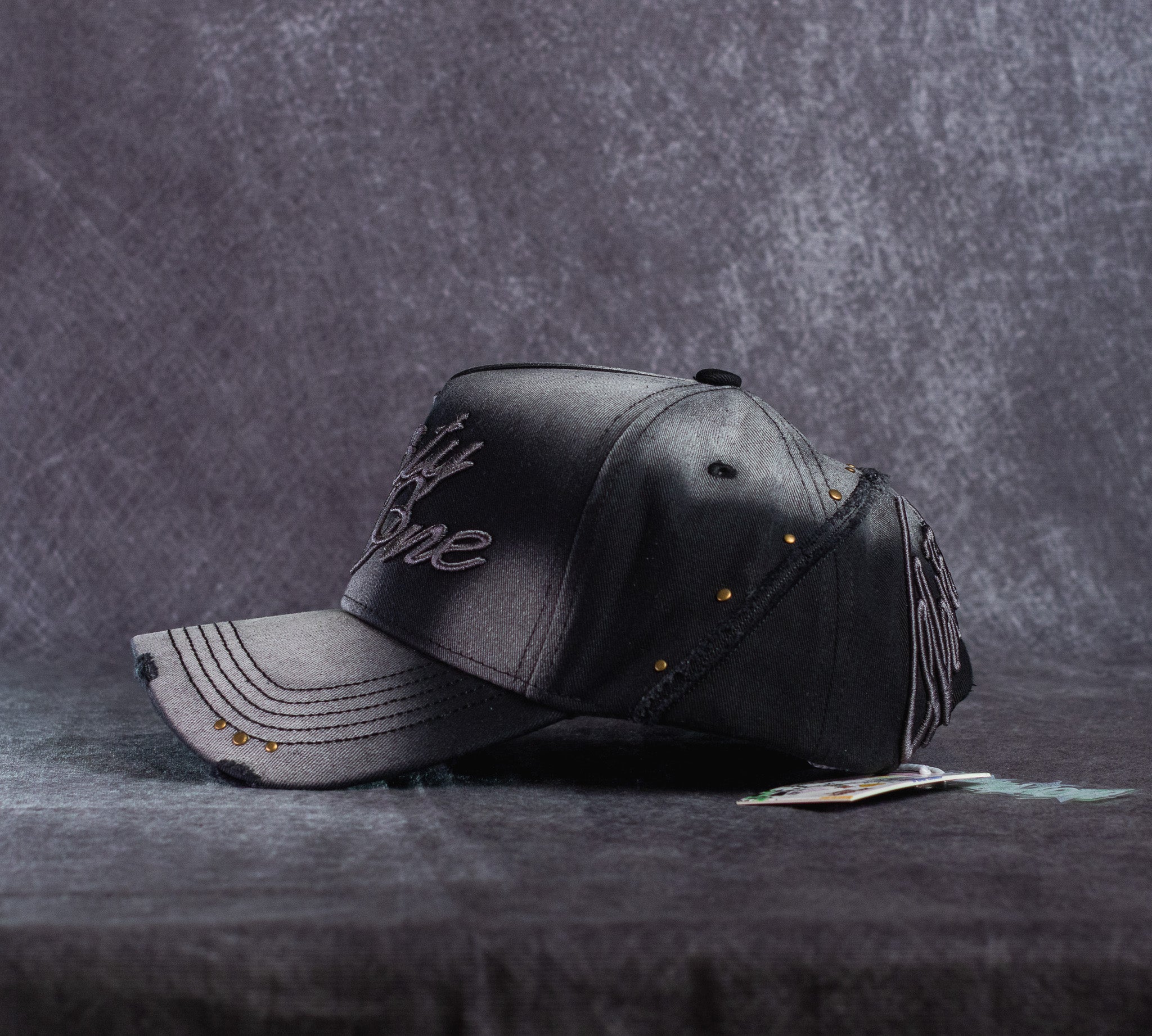 31 Hats ‘ Fade to Black ‘