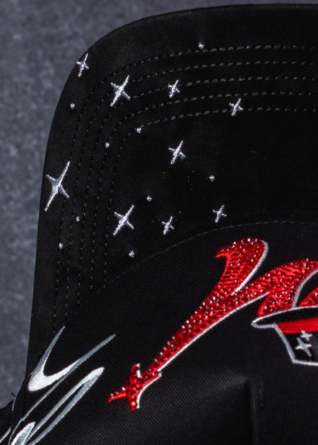 31 HATS ‘ El Mago ´ Red